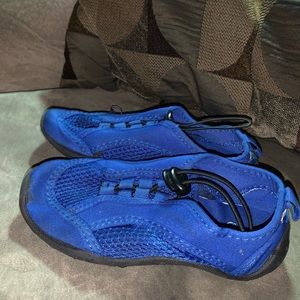 Blue boys swim shoes S (11-12) used